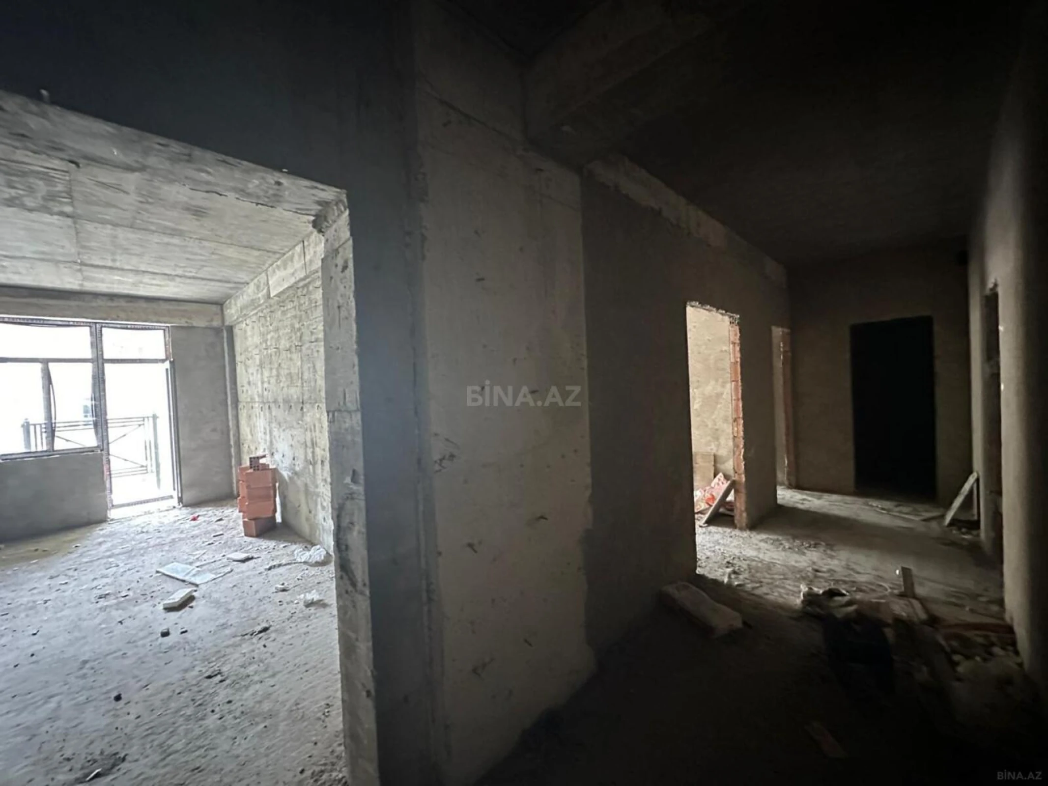 Satılır 3 otaqlı mənzil 134 m²