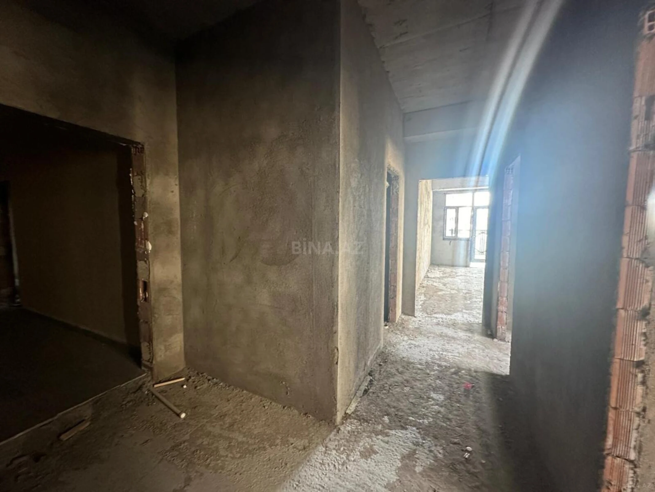 Satılır 3 otaqlı mənzil 134 m²
