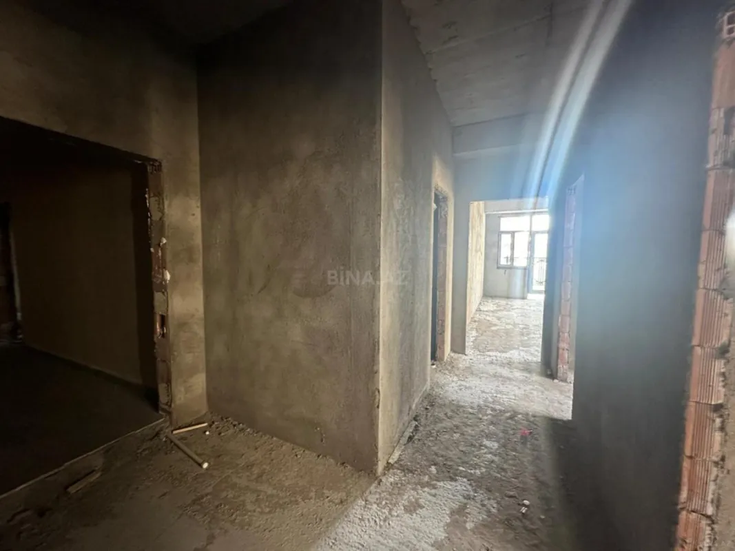 Satılır 3 otaqlı mənzil 134 m²