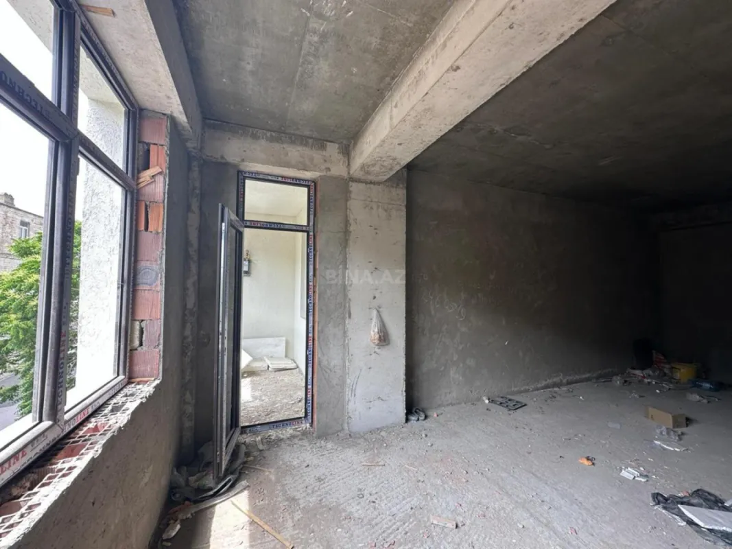 Satılır 3 otaqlı mənzil 134 m²