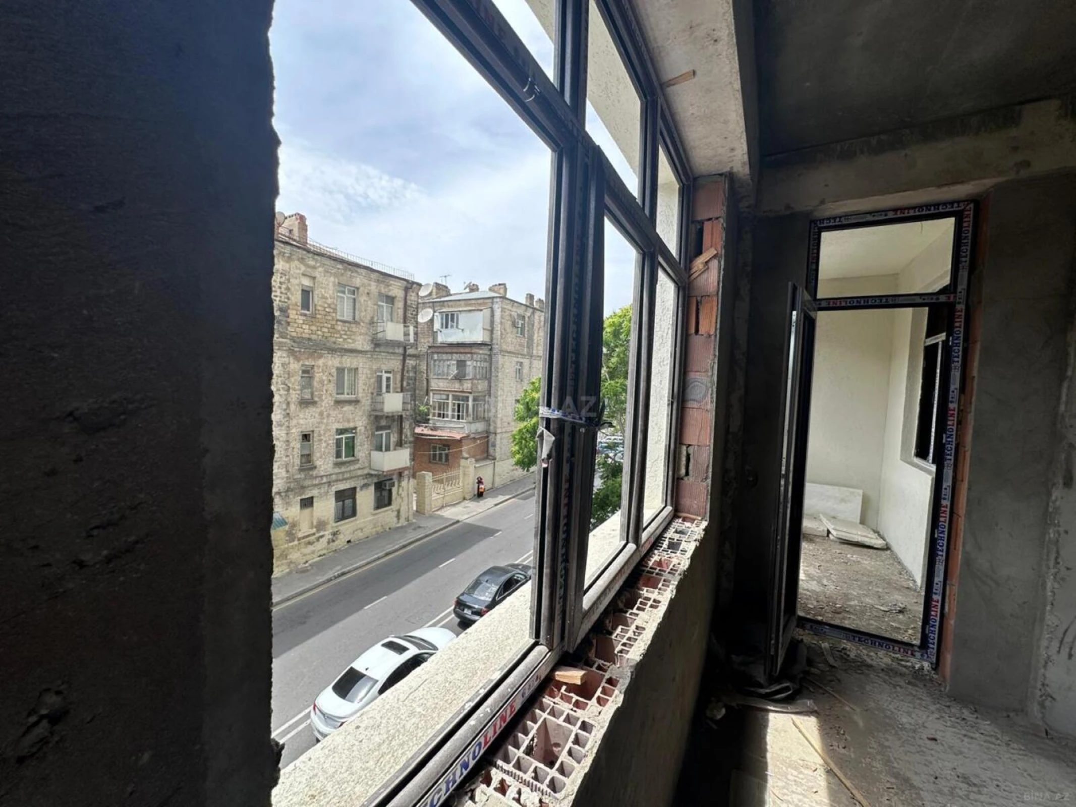 Satılır 3 otaqlı mənzil 134 m²
