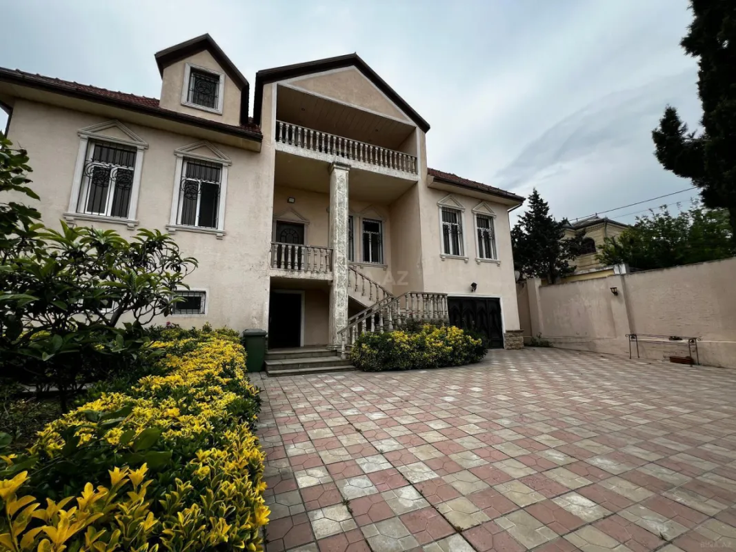 Satılır 4 otaqlı həyət evi 400 m²