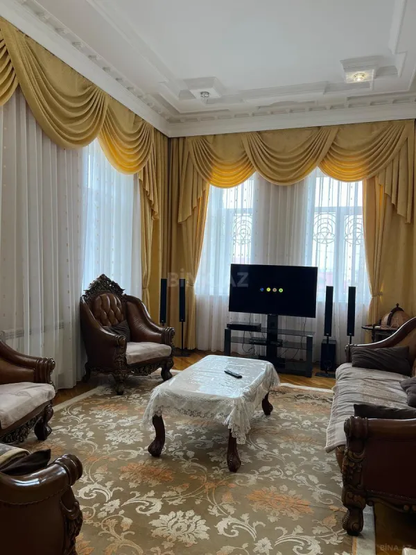 Satılır 4 otaqlı həyət evi 400 m²