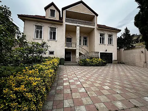 Satılır 4 otaqlı həyət evi 400 m²