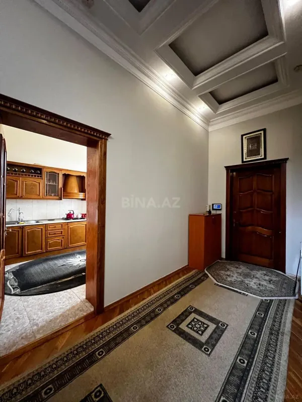 Satılır 4 otaqlı həyət evi 400 m²