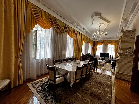 Satılır 4 otaqlı həyət evi 400 m²