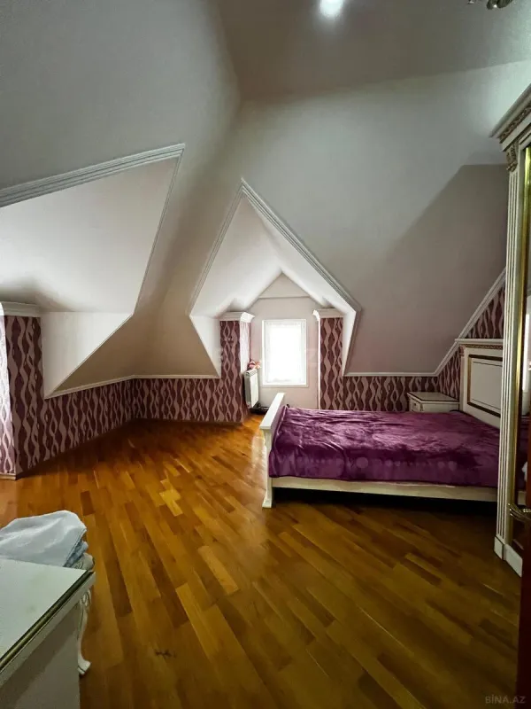 Satılır 4 otaqlı həyət evi 400 m²