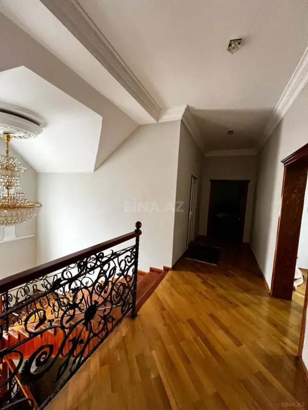 Satılır 4 otaqlı həyət evi 400 m²
