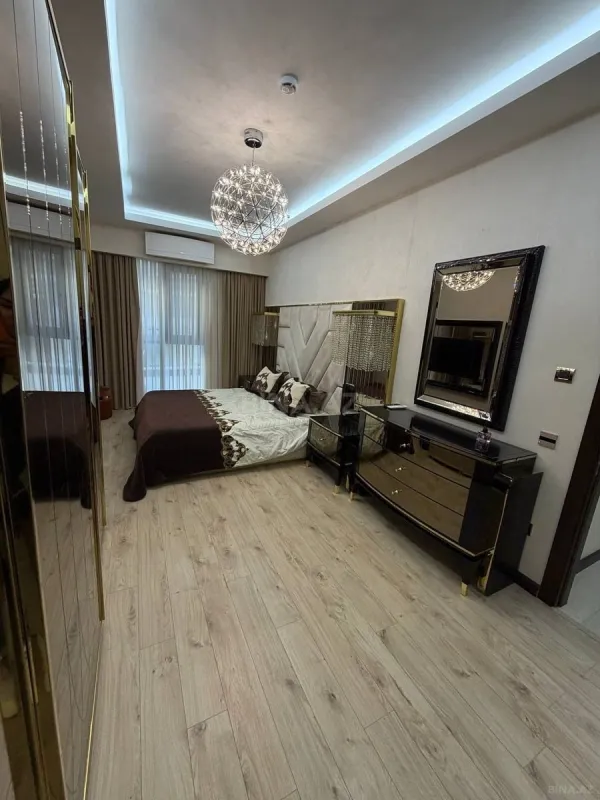Kirayə verilir 4 otaqlı mənzil 150 m²
