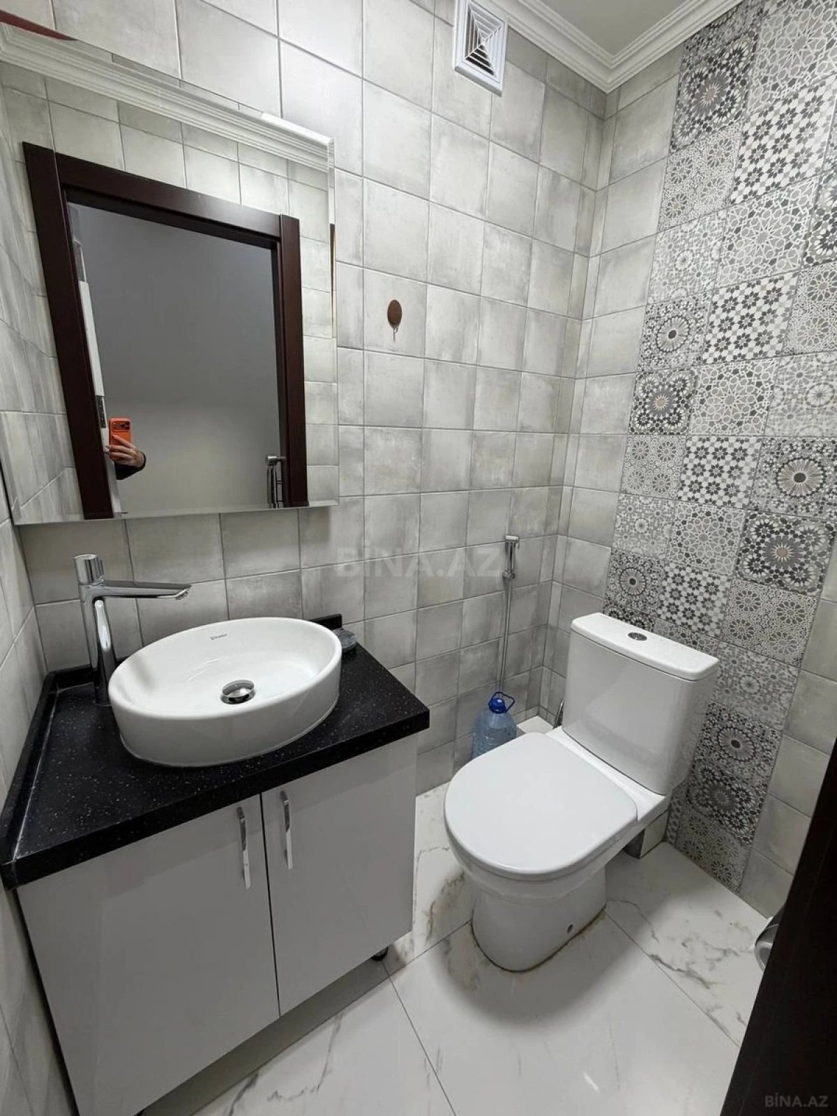 Kirayə verilir 4 otaqlı mənzil 150 m²