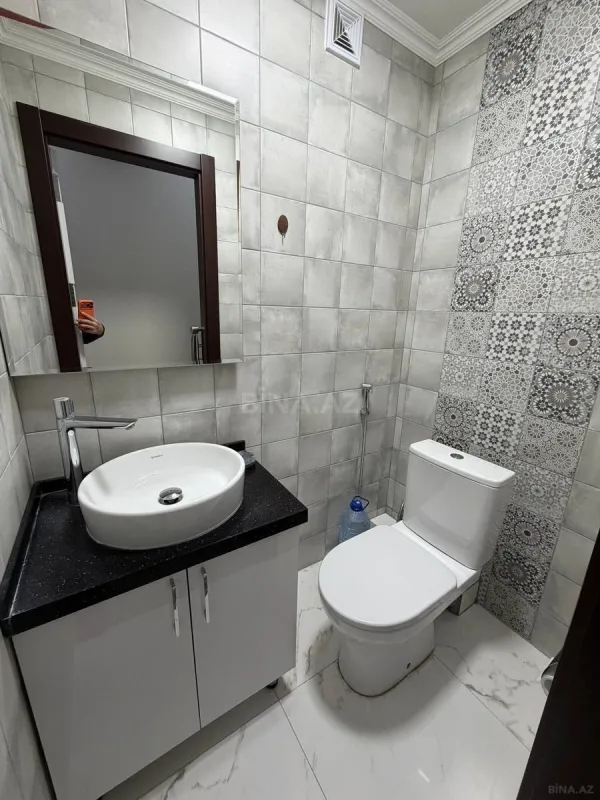 Kirayə verilir 4 otaqlı mənzil 150 m²