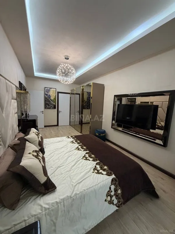 Kirayə verilir 4 otaqlı mənzil 150 m²
