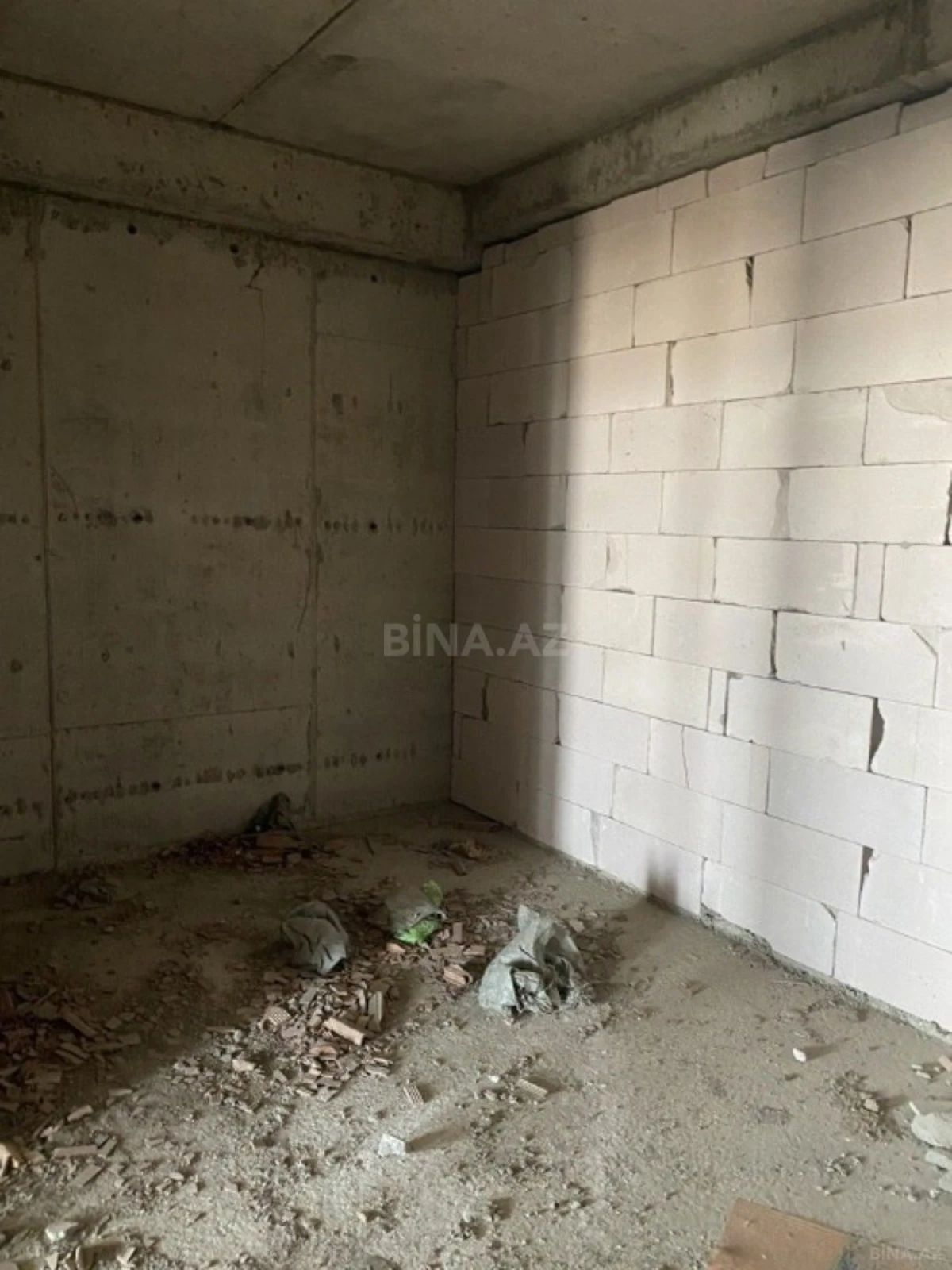 Satılır 2 otaqlı mənzil 120 m²