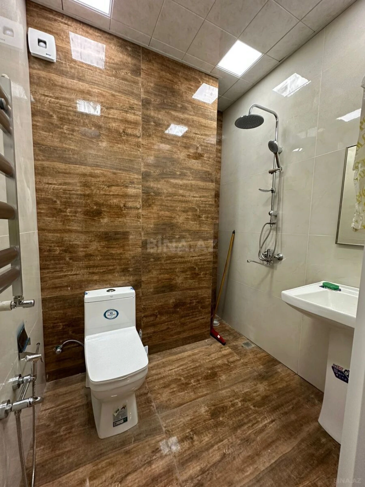 Satılır 2 otaqlı mənzil 98 m²