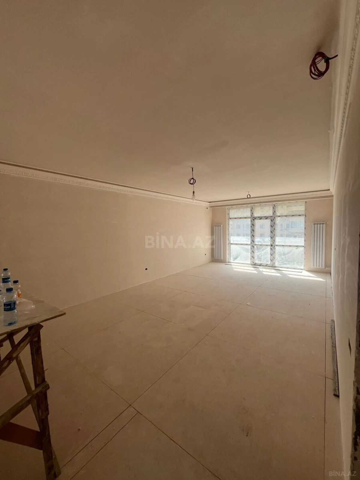 Satılır 4 otaqlı mənzil 201 m²