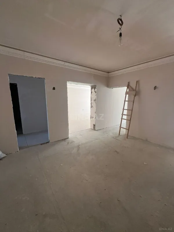 Satılır 4 otaqlı mənzil 201 m²