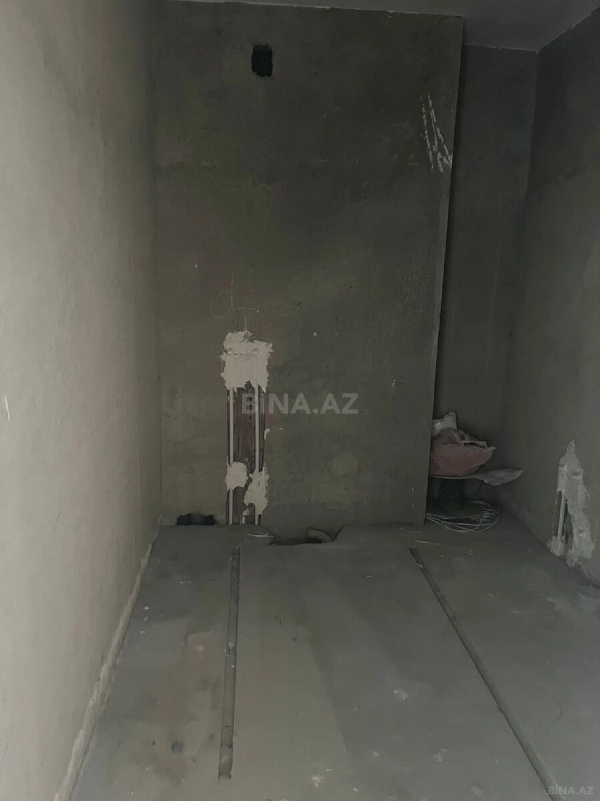 Satılır 4 otaqlı mənzil 201 m²