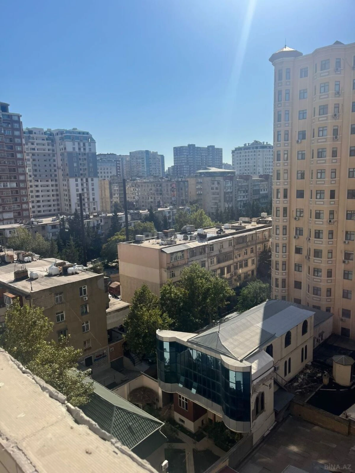 Satılır 4 otaqlı mənzil 201 m²