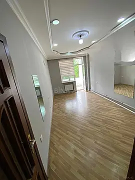 Satılır 5 otaqlı mənzil 192 m²