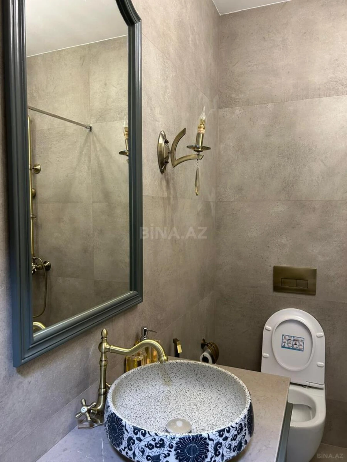 Satılır 1 otaqlı mənzil 60.3 m²