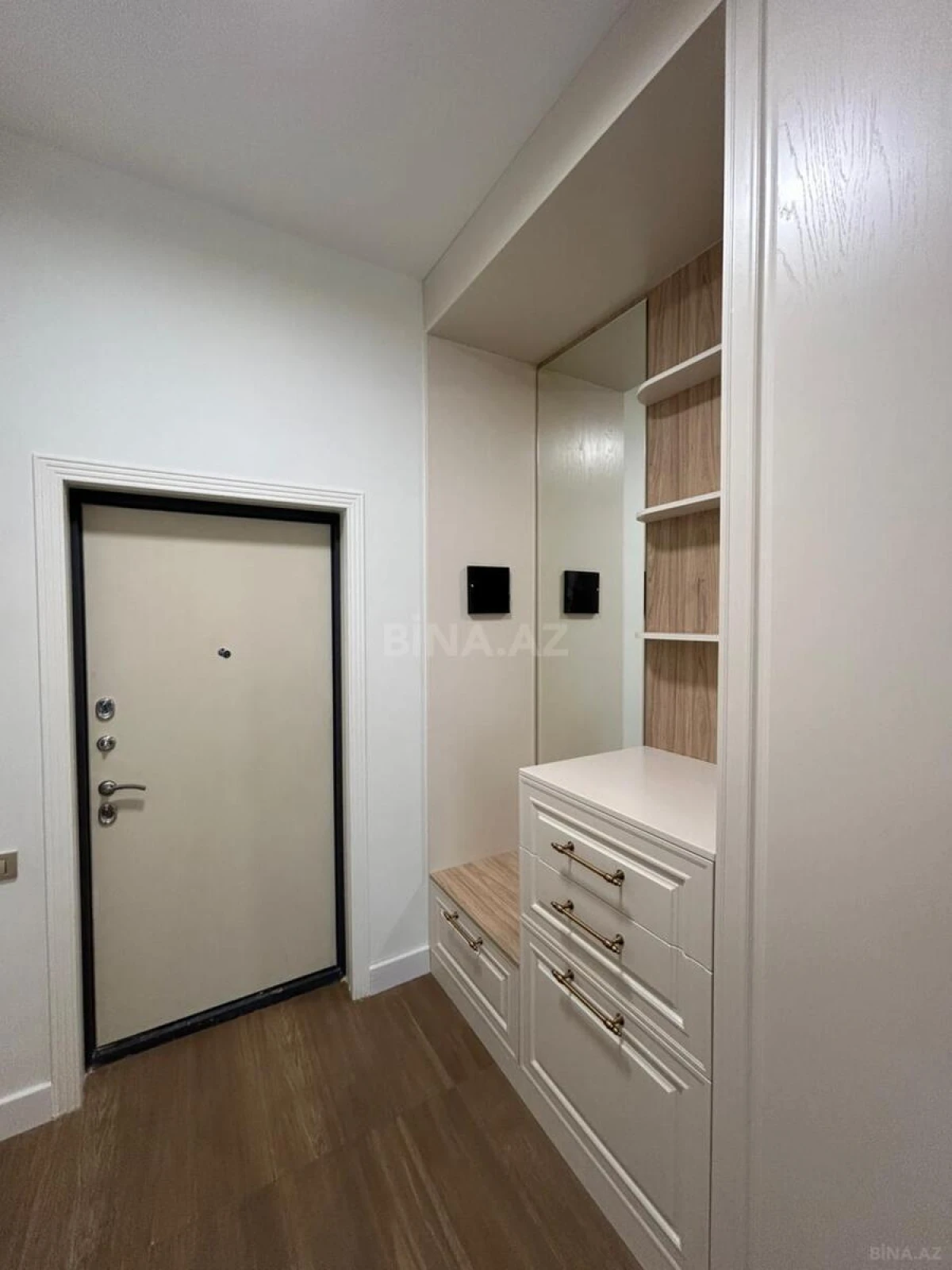 Satılır 1 otaqlı mənzil 60.3 m²