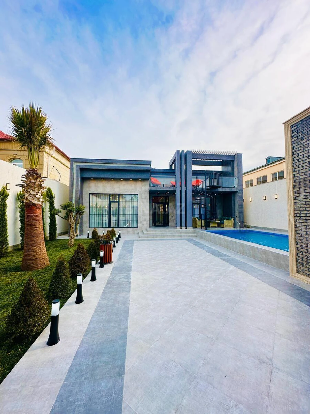 Satılır 5 otaqlı həyət evi 170 m²