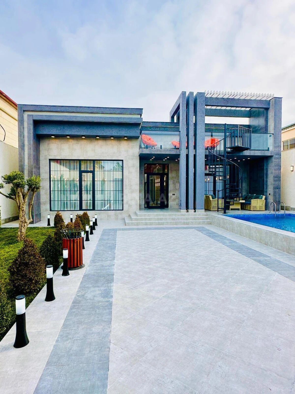 Satılır 5 otaqlı həyət evi 170 m²