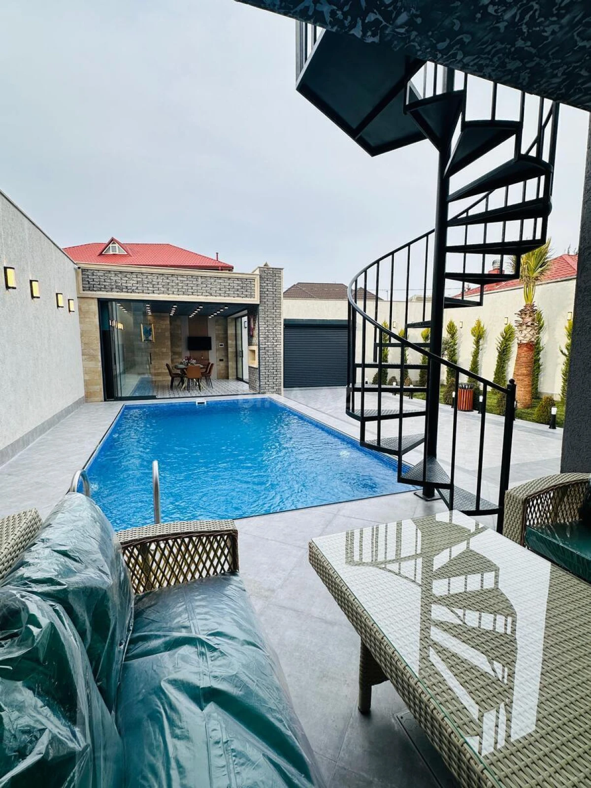 Satılır 5 otaqlı həyət evi 170 m²