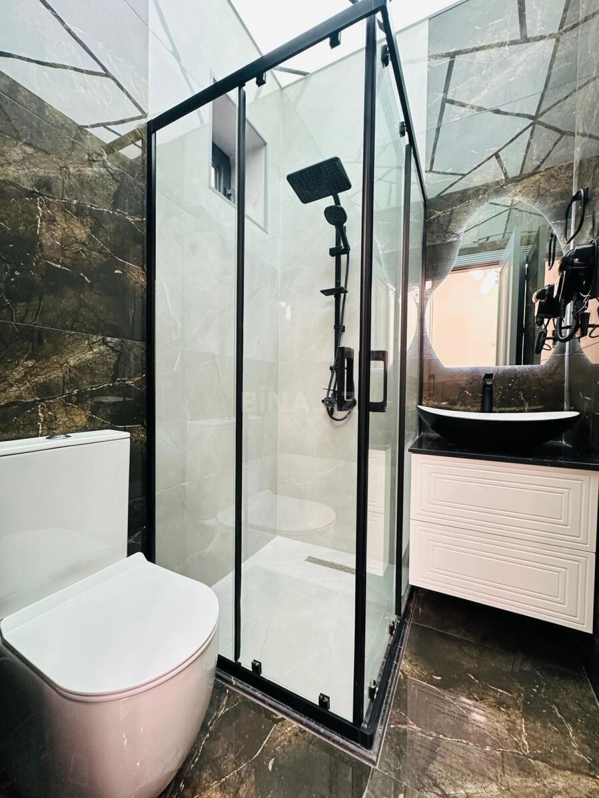 Satılır 5 otaqlı həyət evi 170 m²