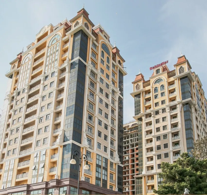 Satılır 3 otaqlı mənzil 121.5 m²