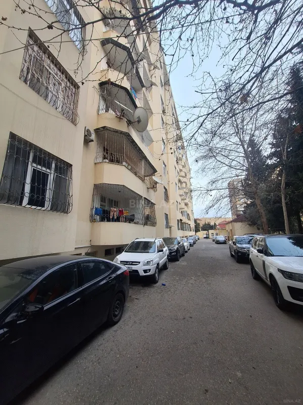 Satılır 4 otaqlı mənzil 160 m²
