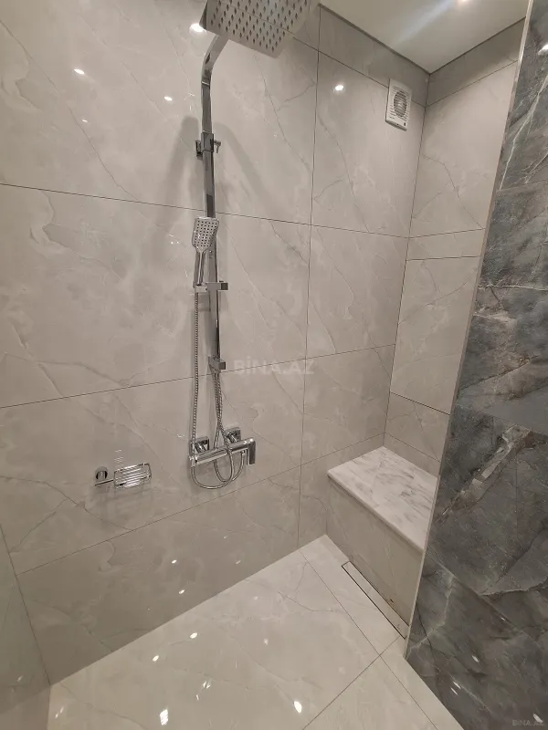 Satılır 4 otaqlı mənzil 160 m²