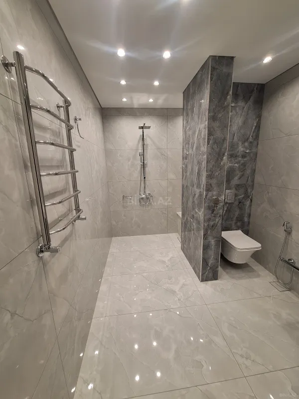 Satılır 4 otaqlı mənzil 160 m²
