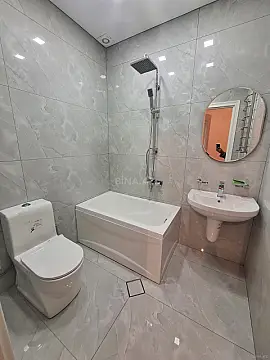 Satılır 4 otaqlı mənzil 160 m²