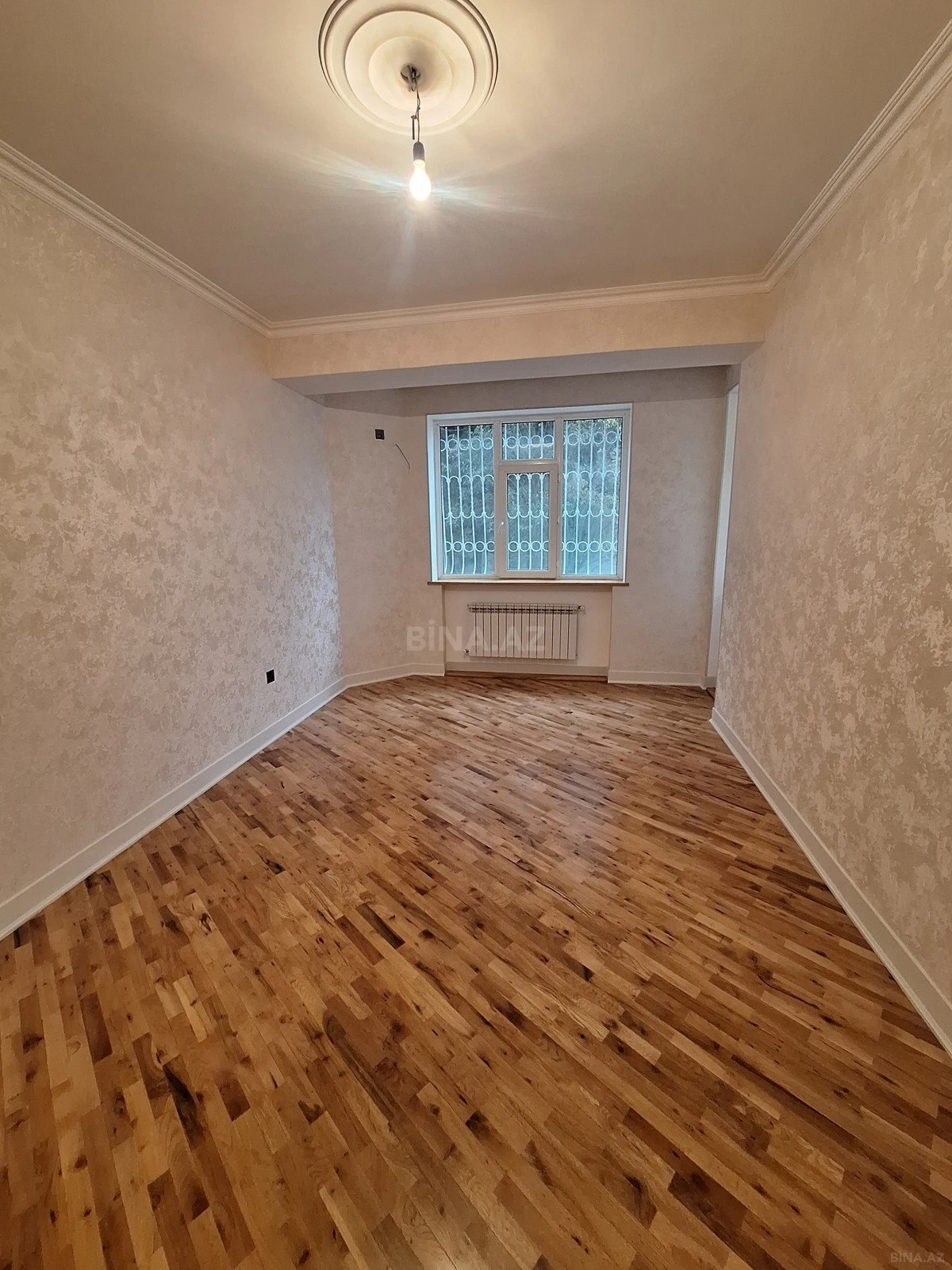 Satılır 4 otaqlı mənzil 160 m²