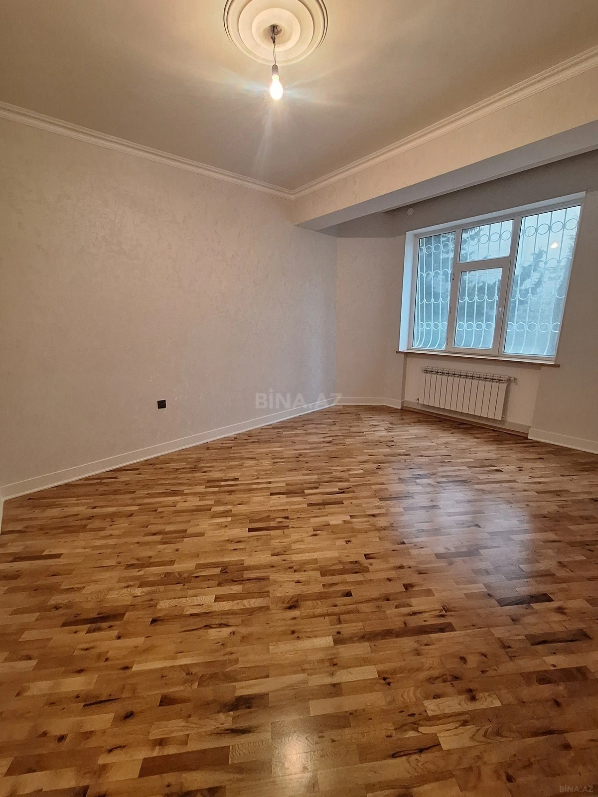 Satılır 4 otaqlı mənzil 160 m²