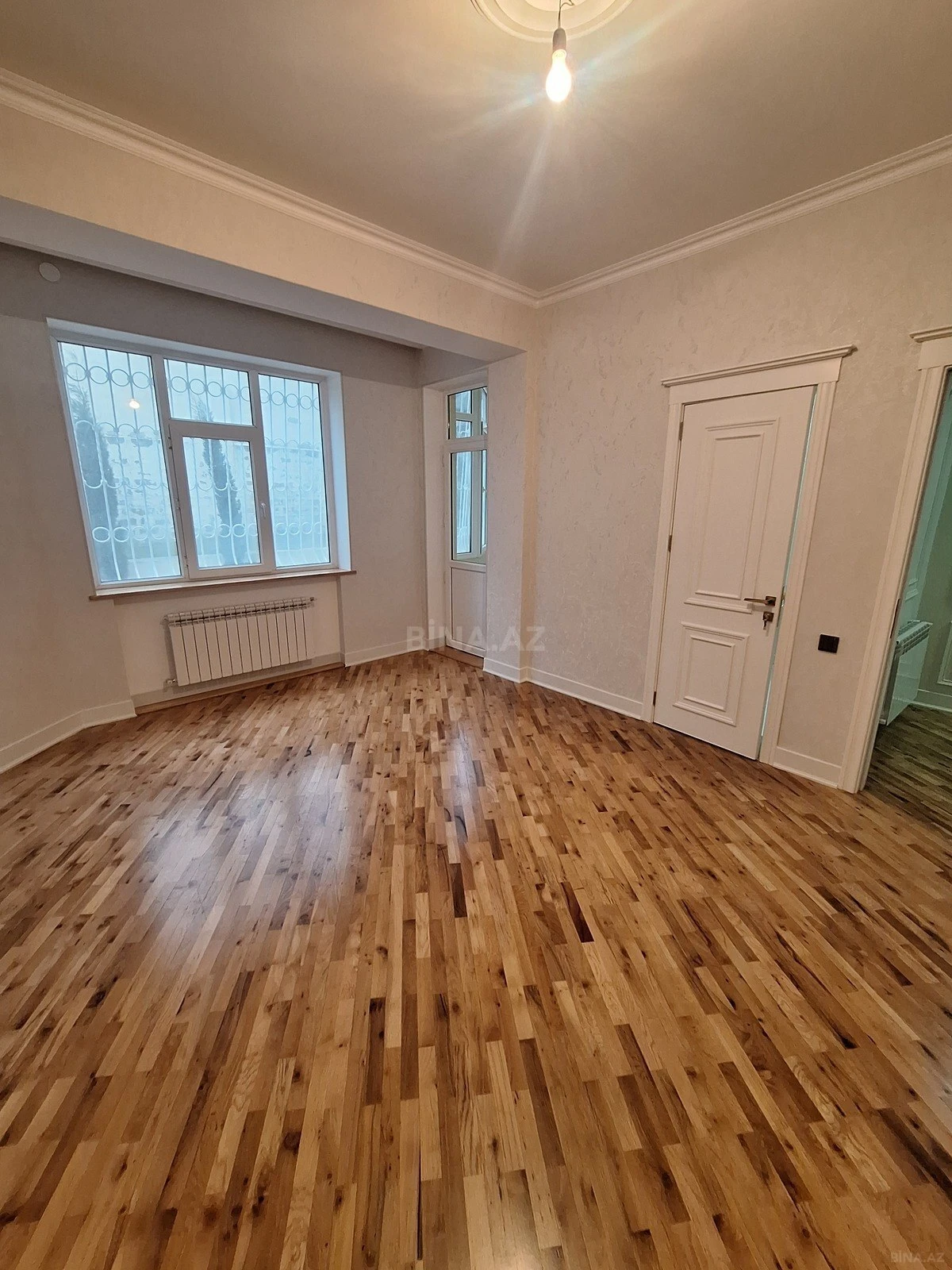 Satılır 4 otaqlı mənzil 160 m²