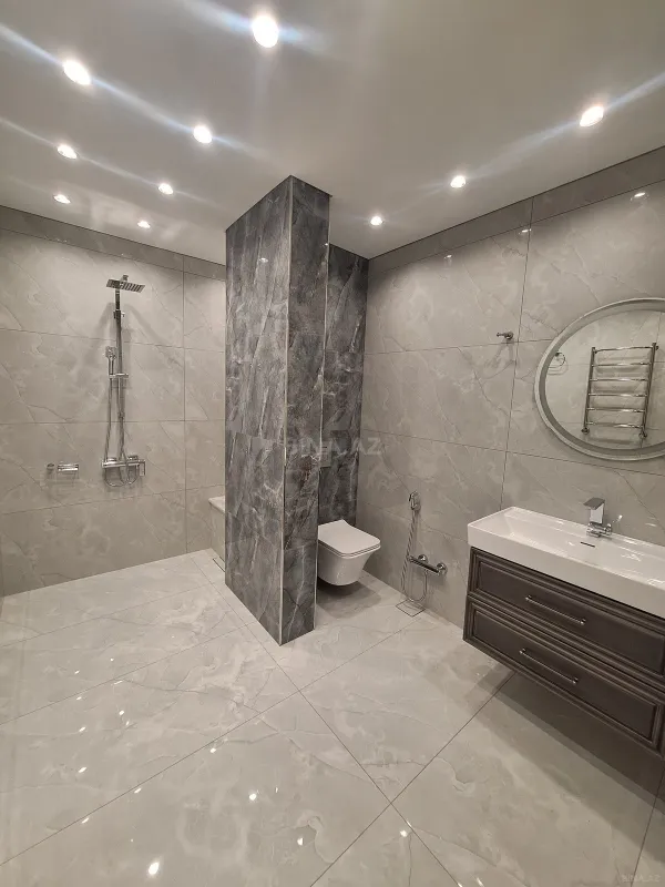 Satılır 4 otaqlı mənzil 160 m²