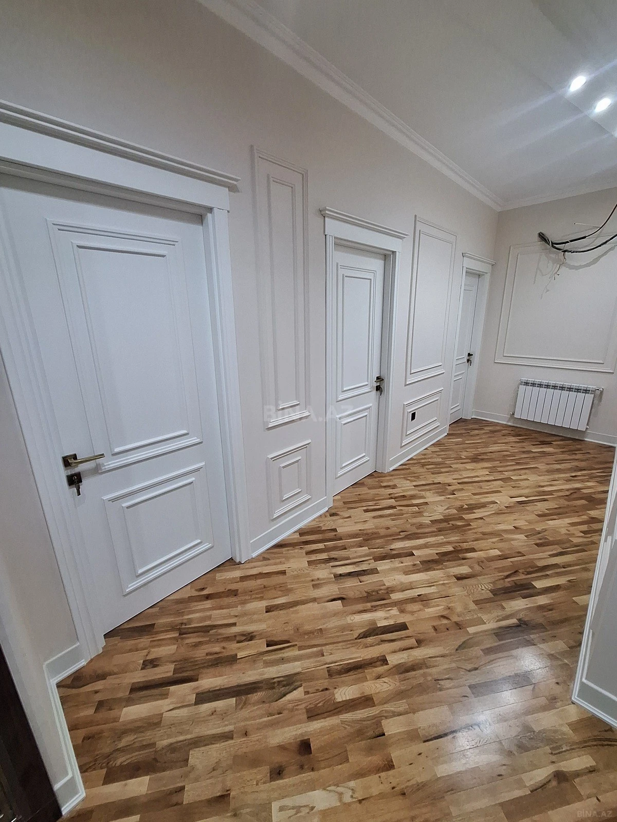 Satılır 4 otaqlı mənzil 160 m²