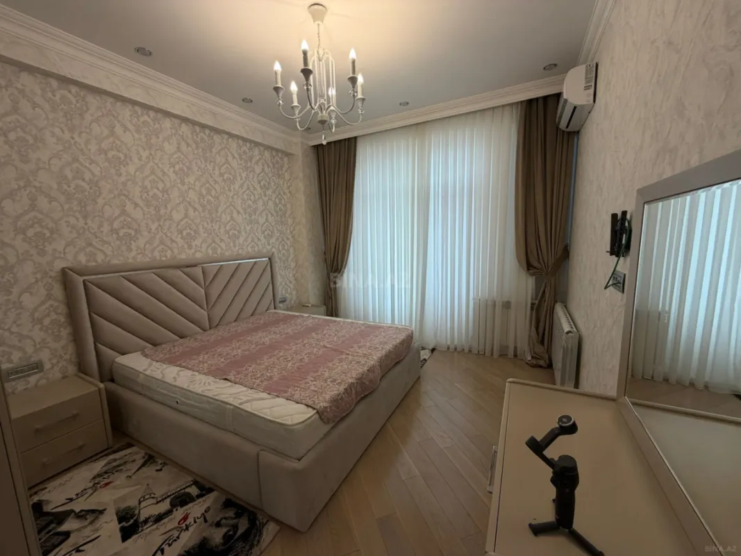 Satılır 3 otaqlı mənzil 120 m²
