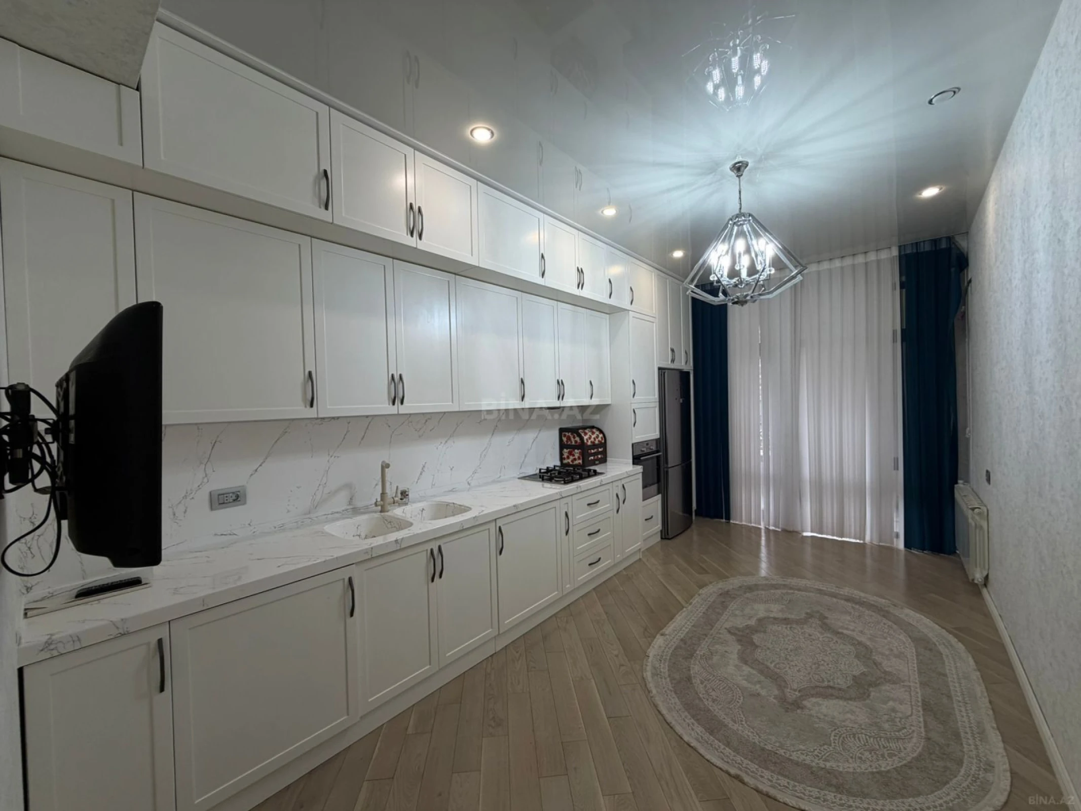 Satılır 3 otaqlı mənzil 120 m²