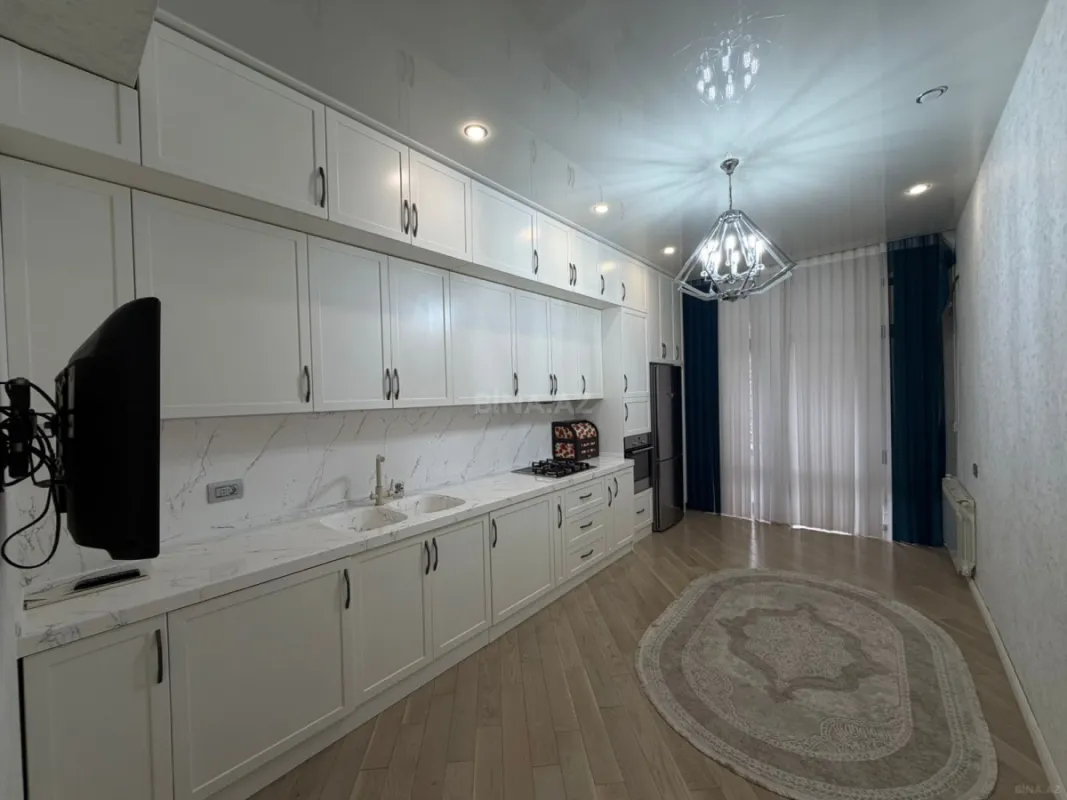 Satılır 3 otaqlı mənzil 120 m²