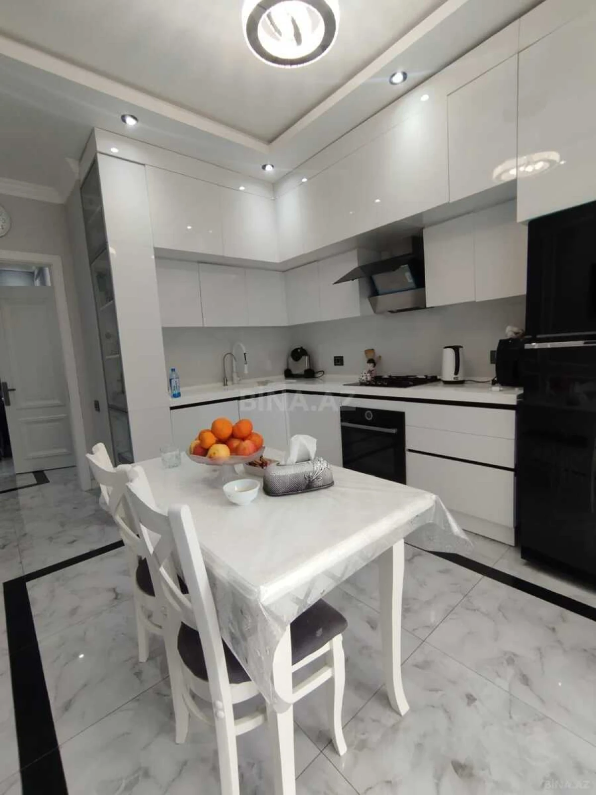 Satılır 3 otaqlı mənzil 150 m²