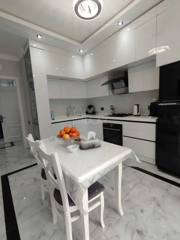 Satılır 3 otaqlı mənzil 150 m²