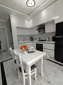 Satılır 3 otaqlı mənzil 150 m²