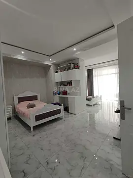 Satılır 3 otaqlı mənzil 150 m²