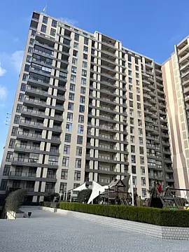 Satılır 3 otaqlı mənzil 186 m²