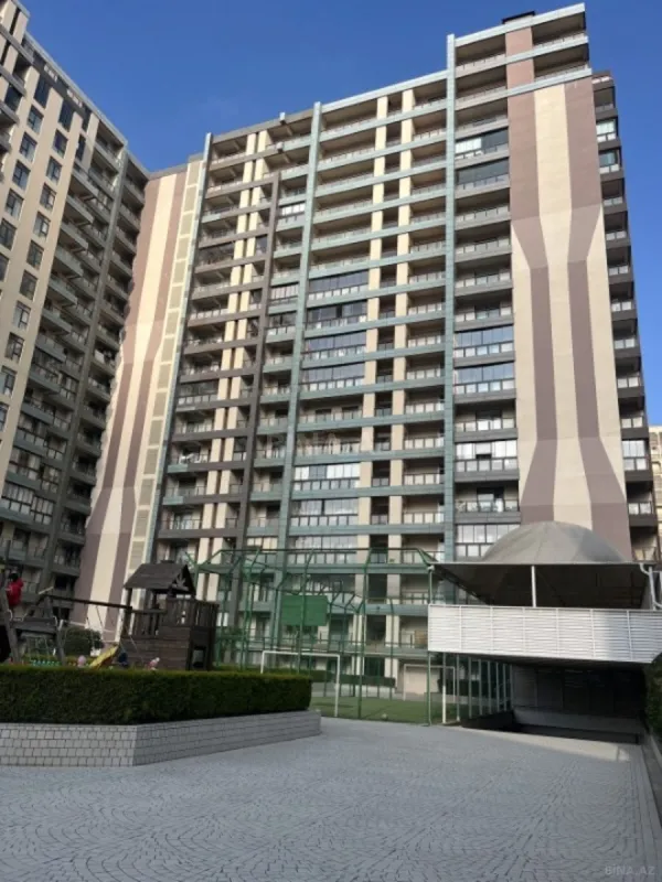 Satılır 3 otaqlı mənzil 186 m²