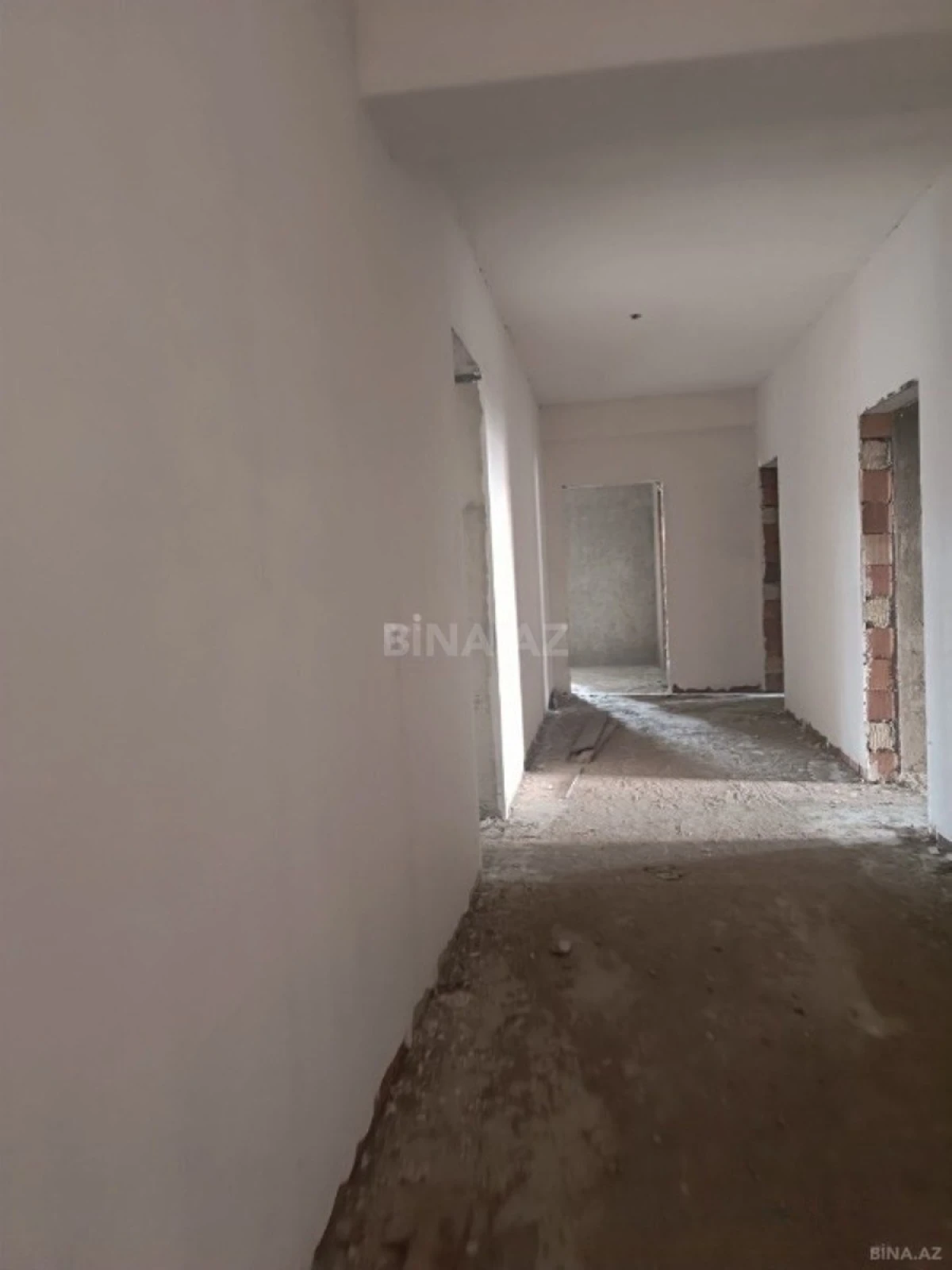 Satılır 3 otaqlı mənzil 186 m²