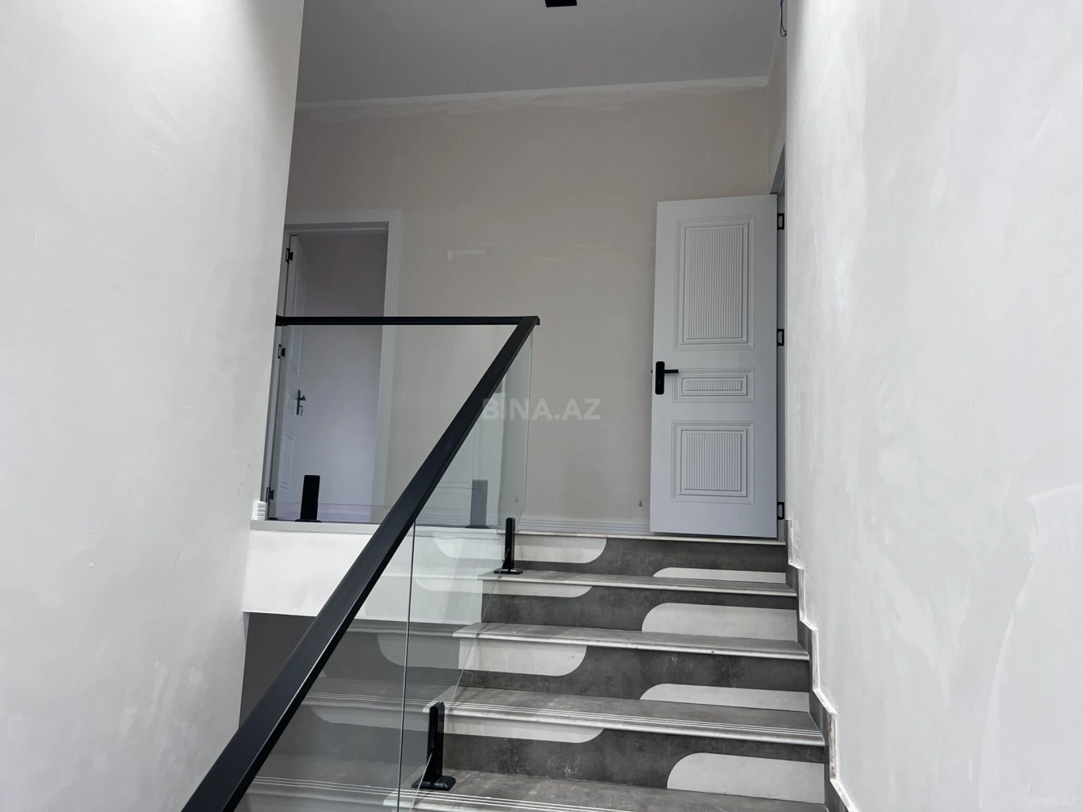 Satılır 4 otaqlı həyət evi 200 m²